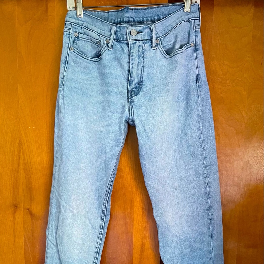 Levi’s 514 Straight Light Wash Jeans